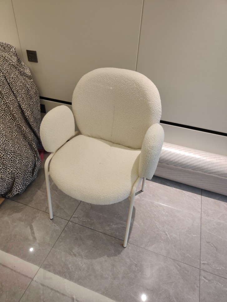 46208.970 Мягкий стул Plush Chair в интернет-магазине E-MALL.SU 8 800 775 8355   Дизайнерские стулья Мягкий стул Plush Chair