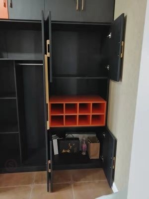 Современный модульный гардероб черного и оранжевого цвета