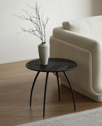 Интерьерный круглый кофейный столик на высоких ножках в стиле Ethnicraft Archiproducts
