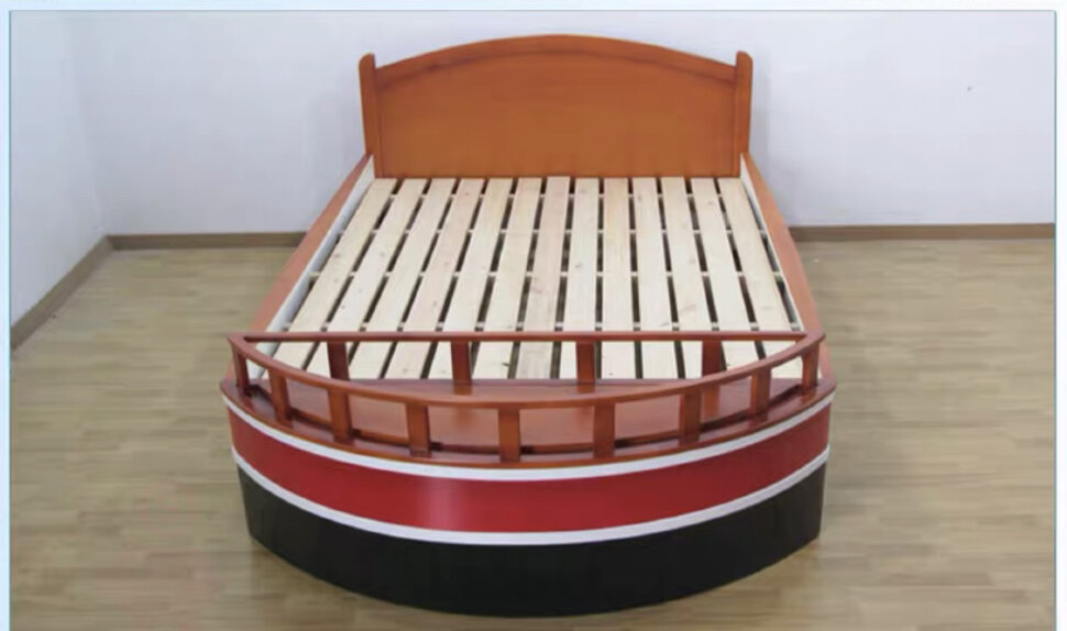 Детская кровать в виде корабля