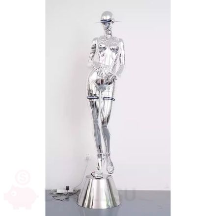 Большая фигура в стиле Cyberwomen с подсветкой