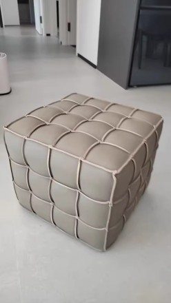 Cube Пуф из кожи и дерева в минималистичном стиле