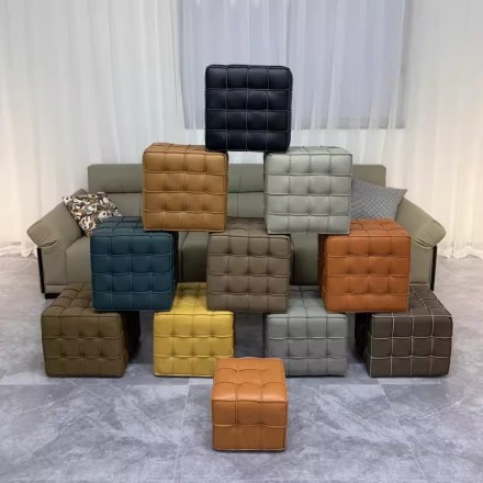 Cube Пуф из кожи и дерева в минималистичном стиле