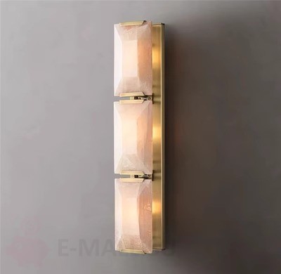 Настенный светильник из кальцита тройной в стиле Harlow Calcite Sconce