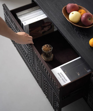 Интерьерная тв тумба на высоких металлических ножках в стиле Ethnicraft Archiproducts