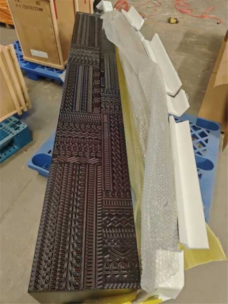 Интерьерная тв тумба на высоких металлических ножках в стиле Ethnicraft Archiproducts