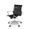 Офисные кресла EA 117 Mesh, дизайн Чарльза и Рэй Эймс Eames