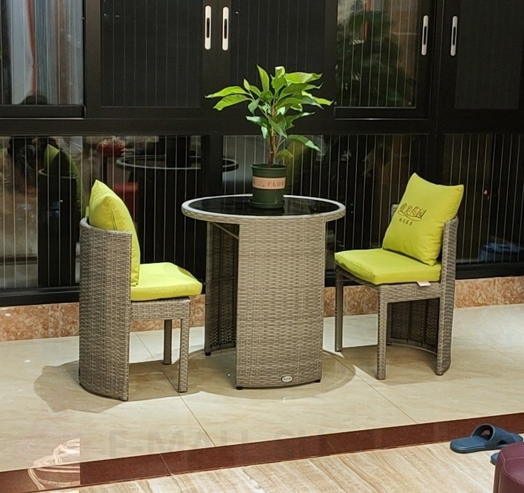 Комплект садовой мебели для улицы или балкона стол и два стула Овальный