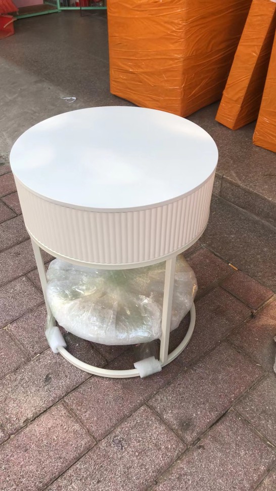 Прикроватная тумбочка круглая с выдвижным ящиком и столешницей из имитации мрамора