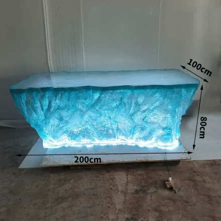 Froze Стол из поликристаллической смолы в поп-арт стиле