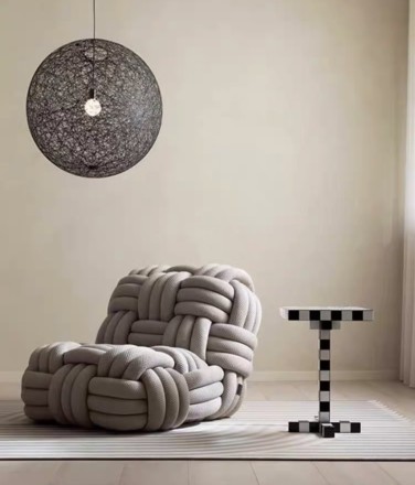 Knitty Кресло из ткани и дерева в современном стиле