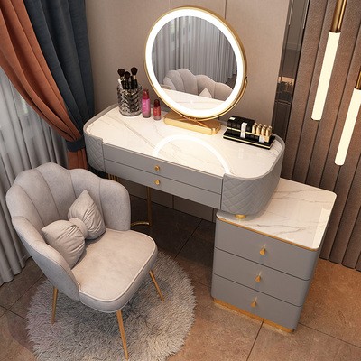 Туалетный столик с мраморной столешницей, зеркалом и стулом