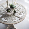 Винтажный круглый кофейный  столик в стиле шебби