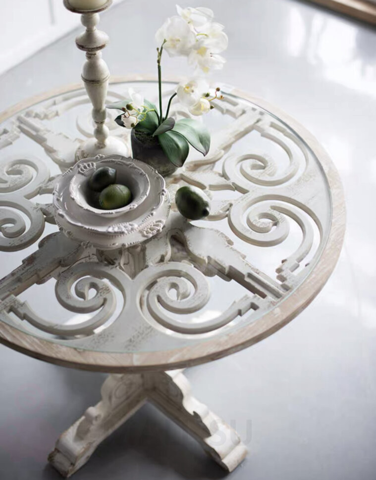 Винтажный круглый кофейный  столик в стиле шебби