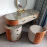 Роскошный туалетный столик в итальянском стиле обитый тканью