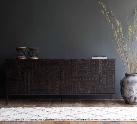 Интерьерная широкая тумба на металлических ножках в стиле Ethnicraft Archiproducts