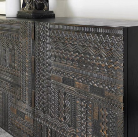 Интерьерная широкая тумба на металлических ножках в стиле Ethnicraft Archiproducts