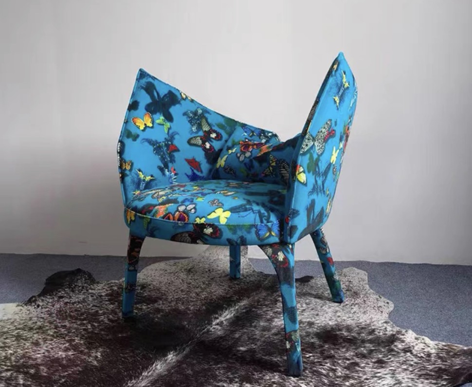 Дизайнерское кресло с ярким принтом Mariposa