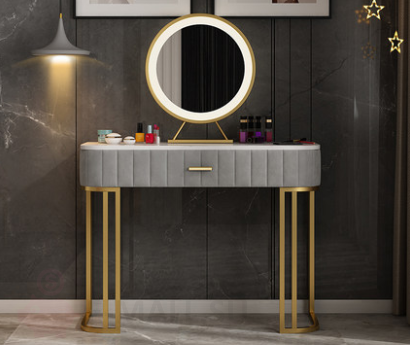 Туалетный столик на металлических ножках с мраморной столешницей и зеркалом