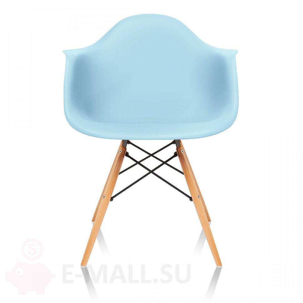 Пластиковые стулья DAW, дизайн Чарльза и Рэй Эймс Eames, ножки светлыe, голубой