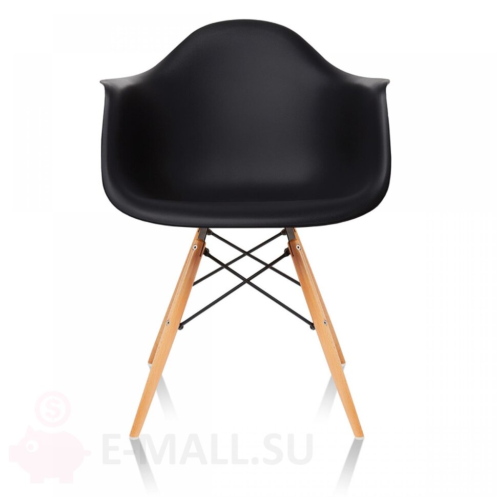 Пластиковые стулья DAW, дизайн Чарльза и Рэй Эймс Eames, ножки светлыe