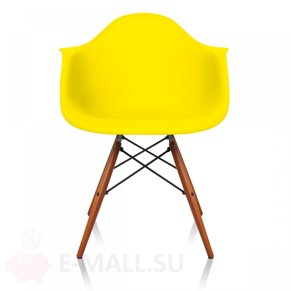 Пластиковые стулья DAW, дизайн Чарльза и Рэй Эймс Eames, ножки темные, желтый