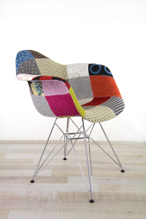 Пластиковые стулья DARFULL PATCHWORK, дизайн Чарльза и Рэй Эймс Eames