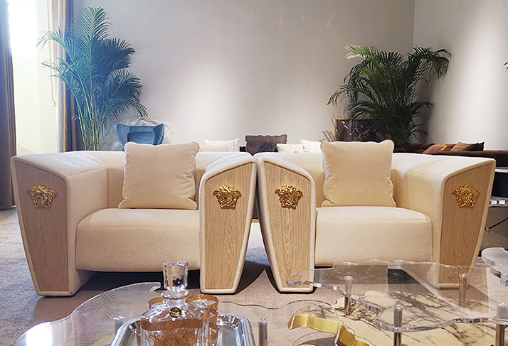 Итальянский диван постмодерн для гостиной в стиле Versace - Велюр