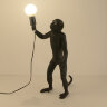 Напольный светильник в виде обезьянки Seletti Monkey Lamp Floor