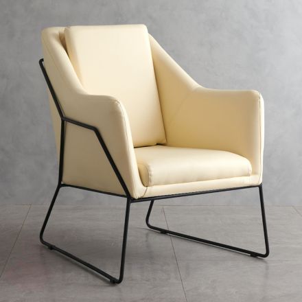 Кожаное кресло на металлических ножках Silla