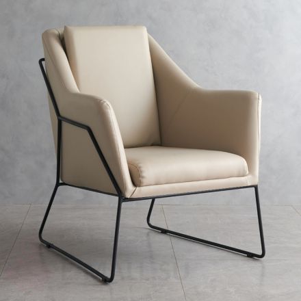 Кожаное кресло на металлических ножках Silla