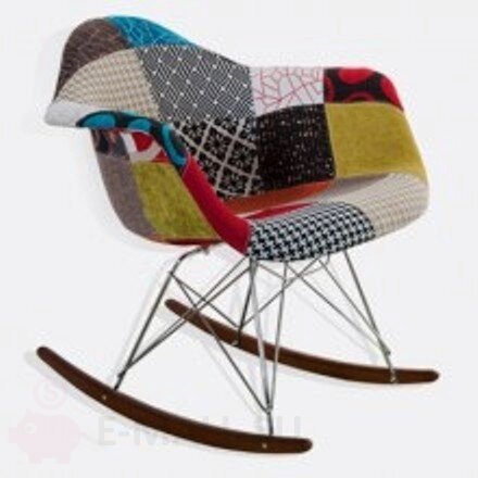 Пластиковые стулья RARFULL PATCHWORK, дизайн Чарльза и Рэй Эймс Eames, ножки темные