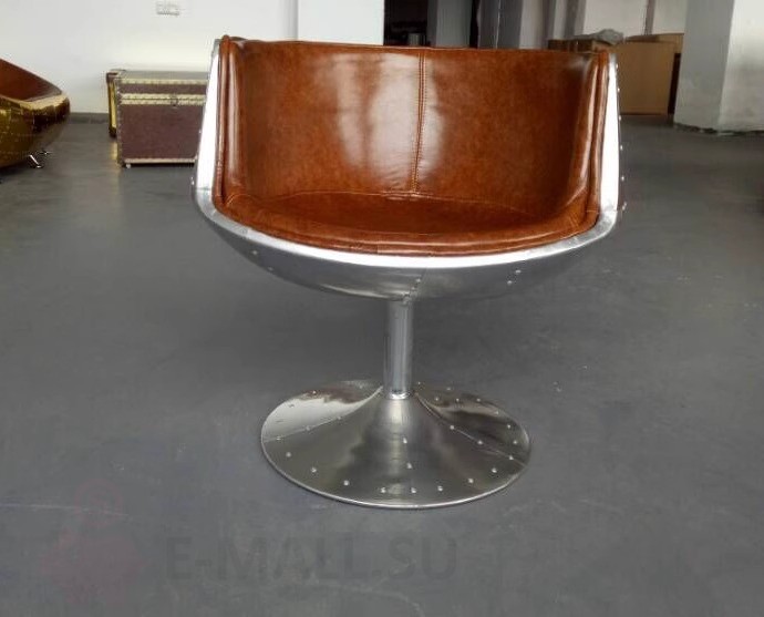Алюминиевый металлический стул авиатор с заклепками в стиле Spitfire Cup Chair, серебристый алюминиевый корпус + состаренная масляная восковая кожа
