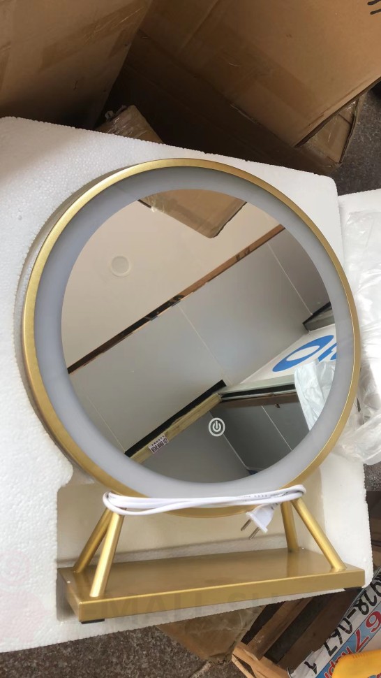 Овальный туалетный столик на металлических ножках с мраморной столешницей и зеркалом