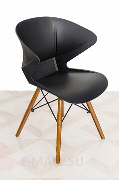 Пластиковые стулья DSW DEEP FULL, дизайн Чарльза и Рэй Эймс Eames, ножки темные