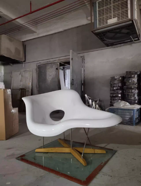 Кресло La Chaise Lounge дизайн Чарльза и Рэй Эймс Eames
