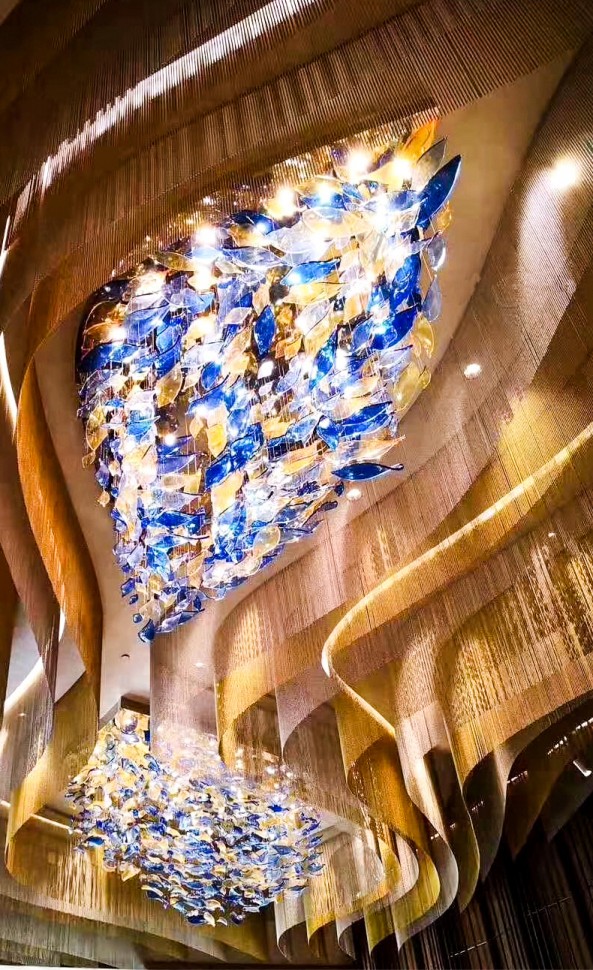 Большая люстра из кусочков закрученного стекла ручной работы для гостиной, отеля или торгового центра