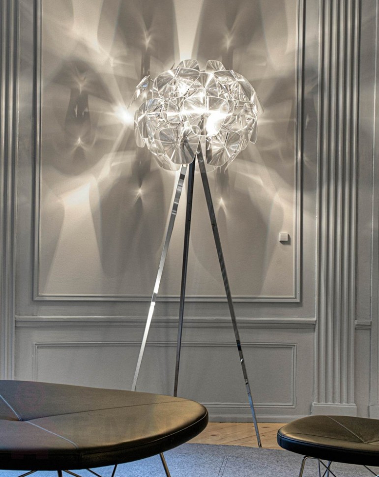 Торшер в стиле Hope Floor Lamp by Luceplan, три ножки 50*175 см