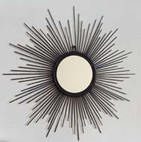 Настенное декоративное зеркало в виде солнца