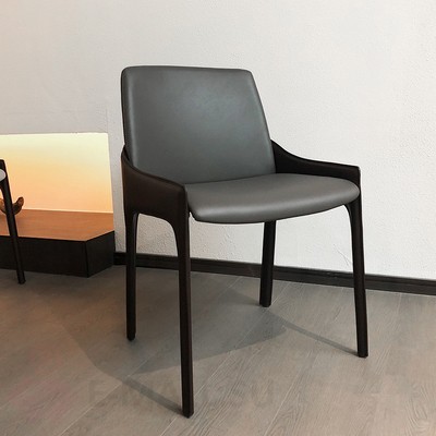 Стул обеденный в стиле Pliè Chair designed by Studio Klass